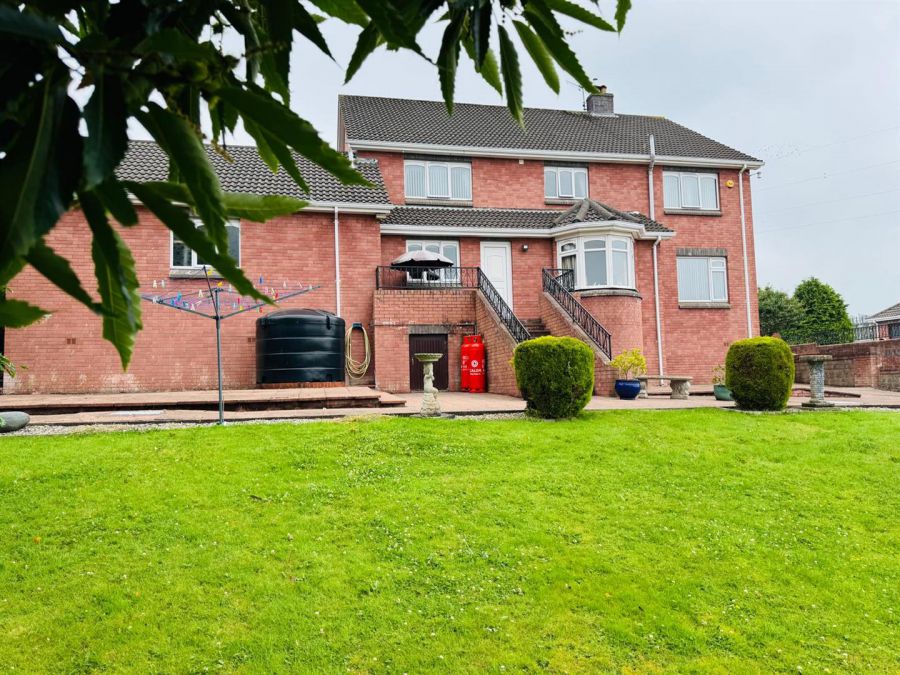 76 Woodend Road