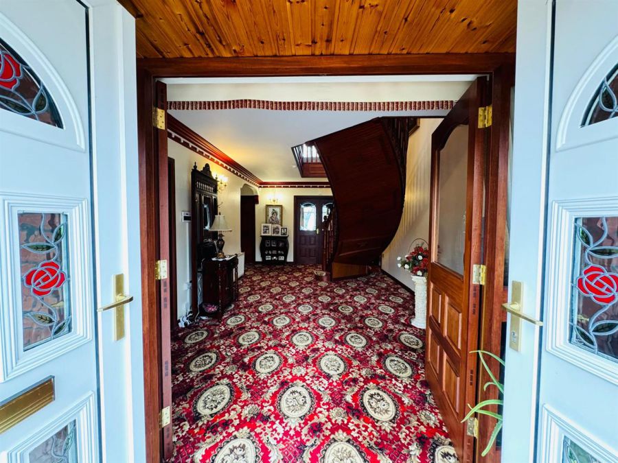 76 Woodend Road