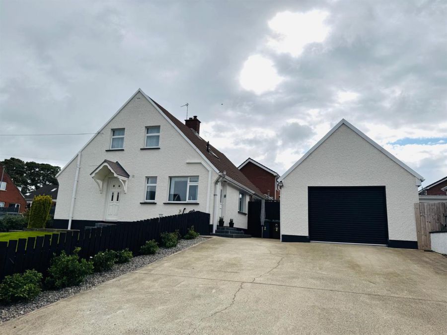 2 Erosmore Drive