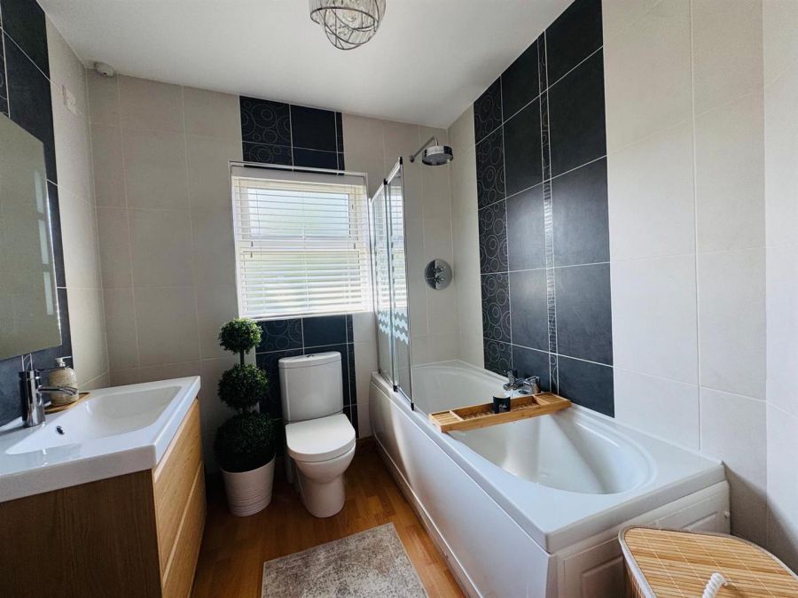33 Woodvale Mews