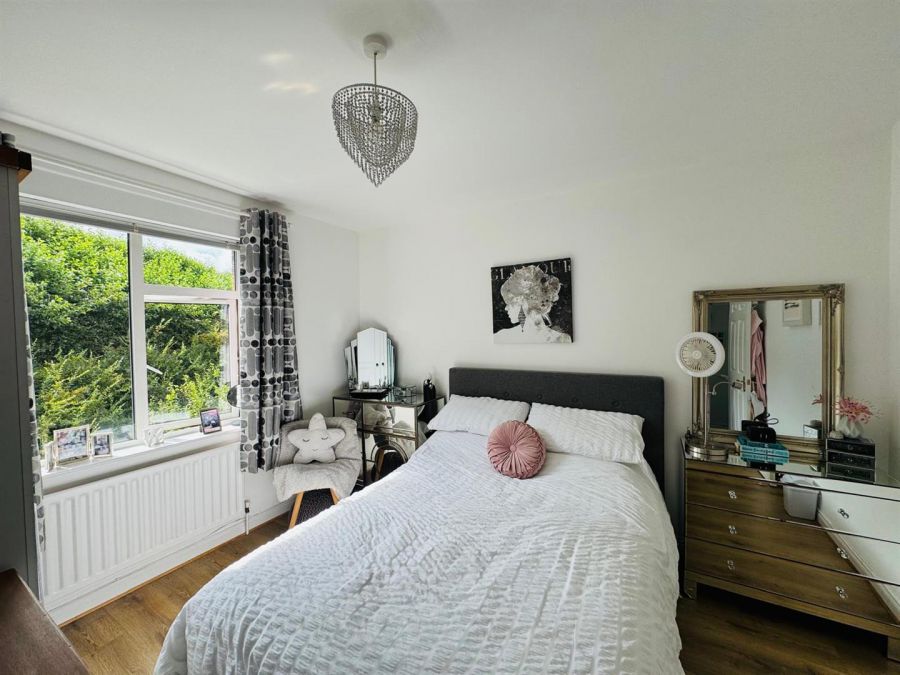 78a Rossdale
