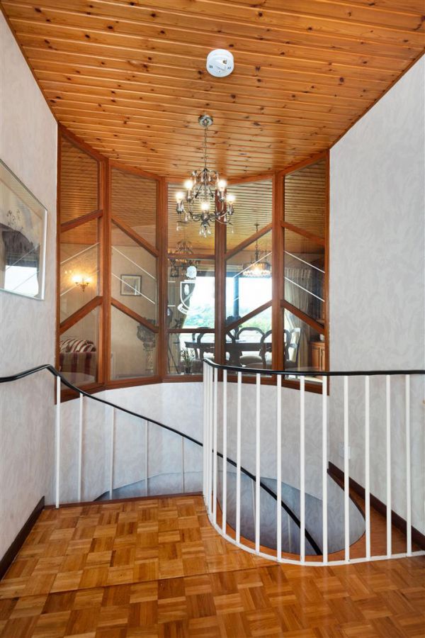 18 Dunnwood Park