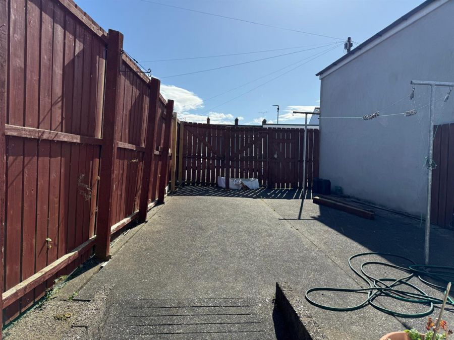 33 Iona Terrace