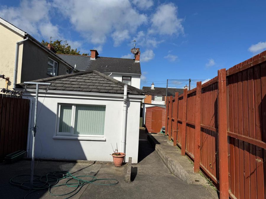 33 Iona Terrace