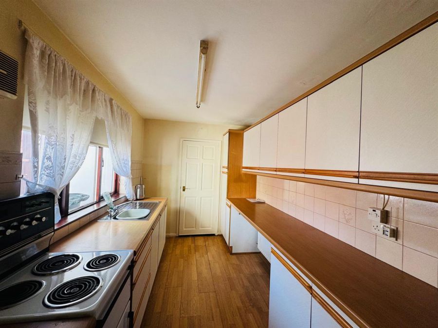 33 Iona Terrace