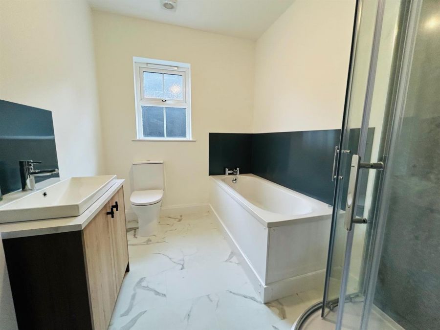13 Blackthorn Manor