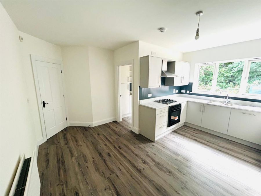 13 Blackthorn Manor