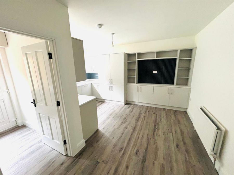 13 Blackthorn Manor