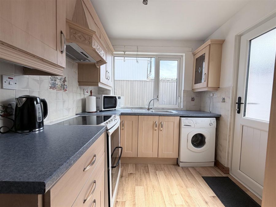 4 Erosmore Drive