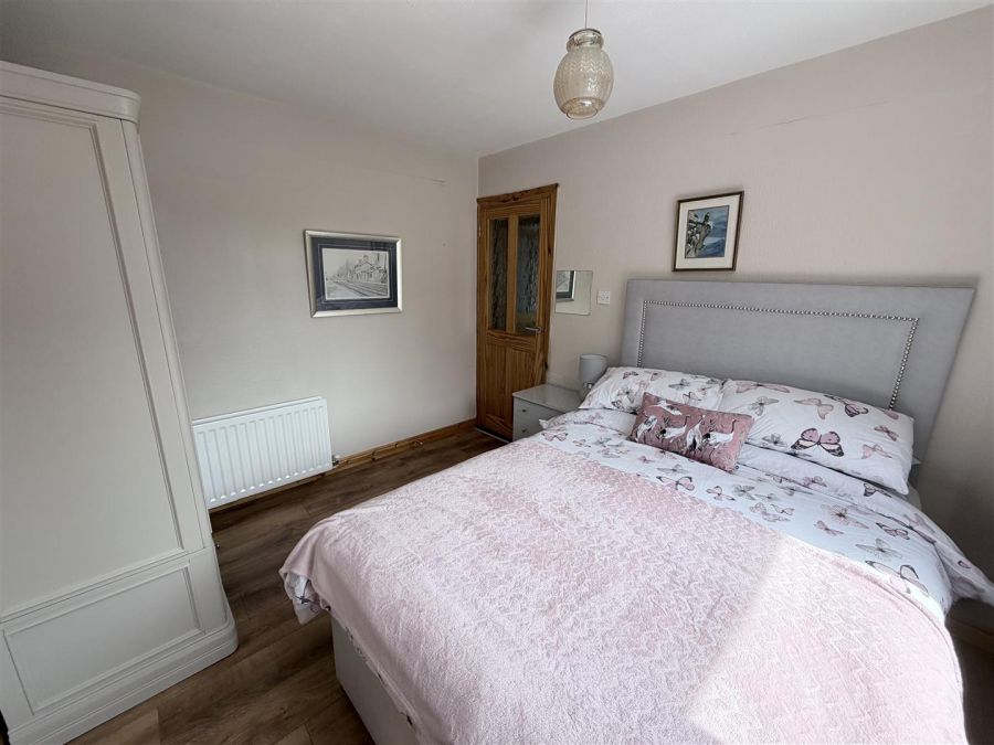 4 Erosmore Drive