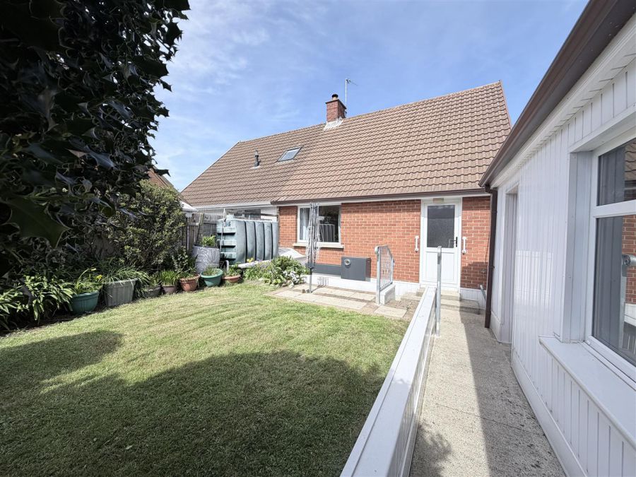4 Erosmore Drive