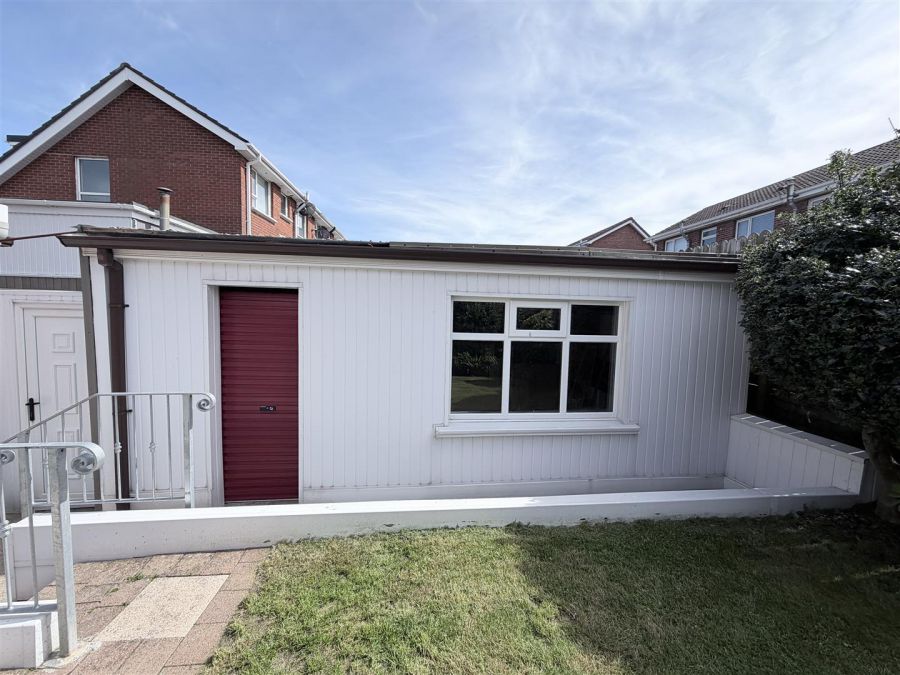 4 Erosmore Drive