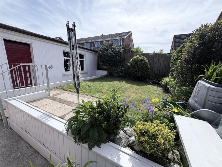 4 Erosmore Drive