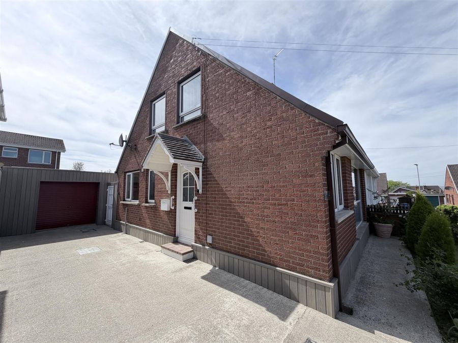 4 Erosmore Drive