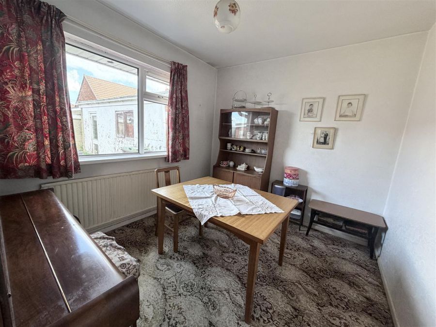4 Conifer Avenue