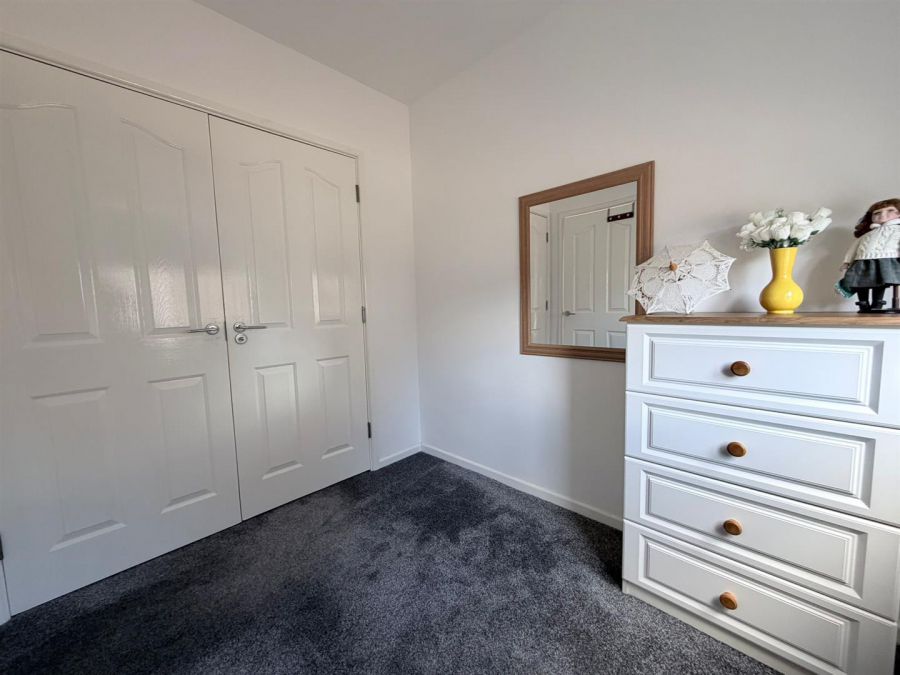 9 Laurel Park