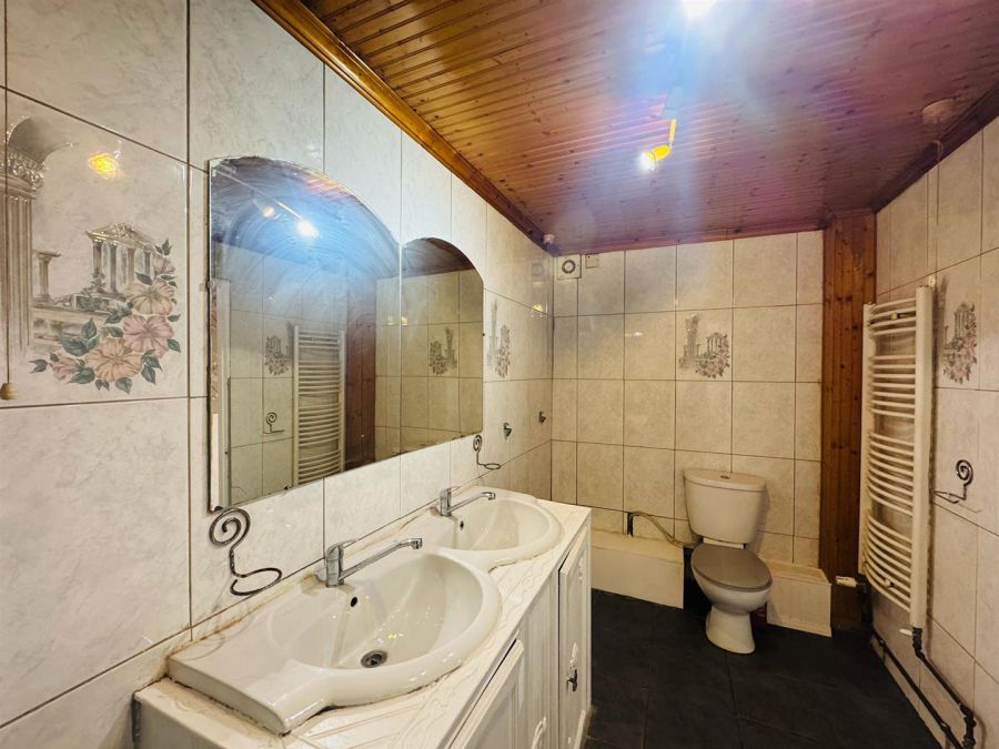 1 Garrymore Place