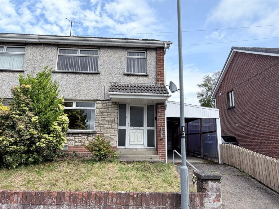 14 Lisnarea Avenue