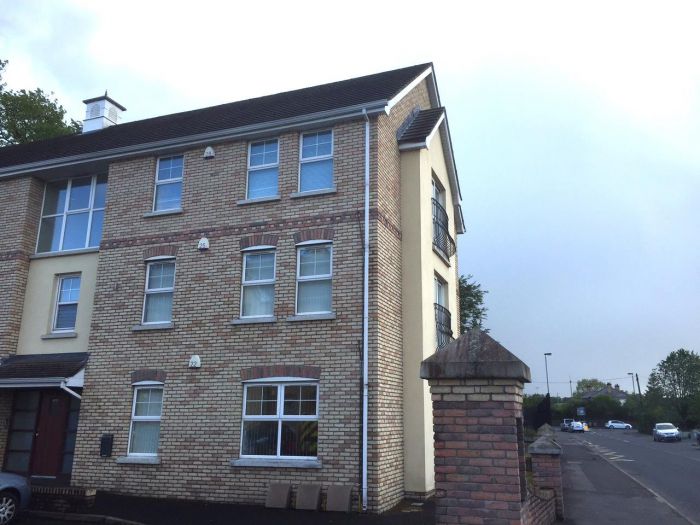 25 College Court Greystone Road