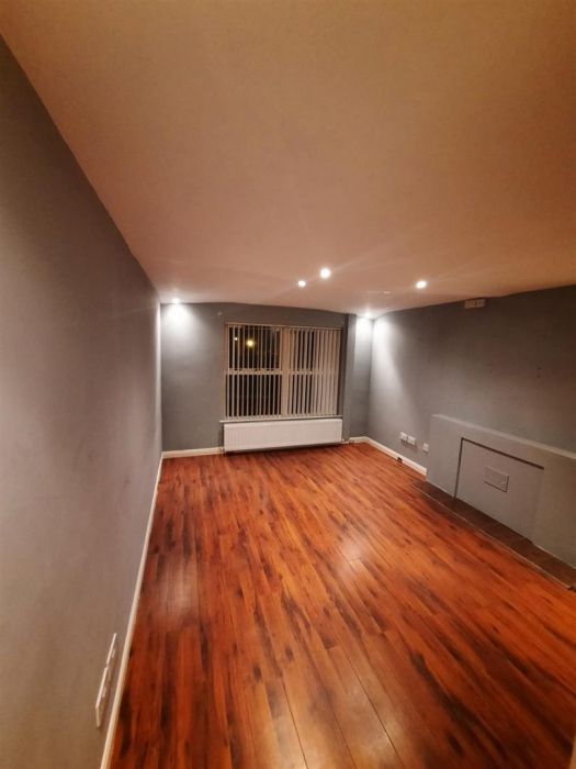 Flat E, 38 Roe Mill Road