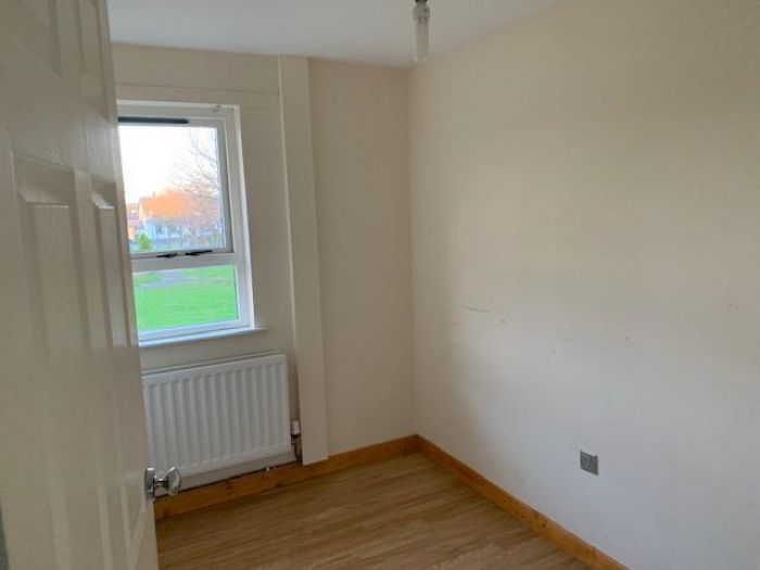 Flat E, 38 Roe Mill Road