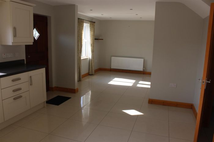 122 Carrowclare Road