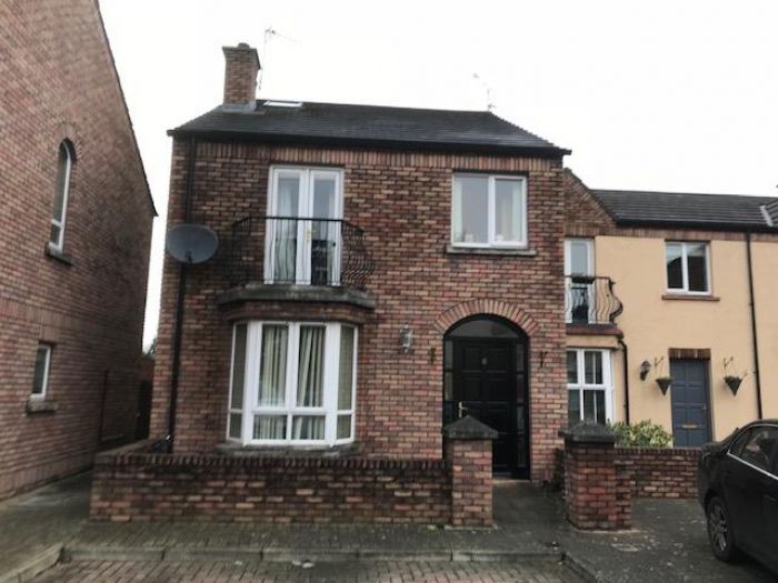 16 Bridgehouse Court