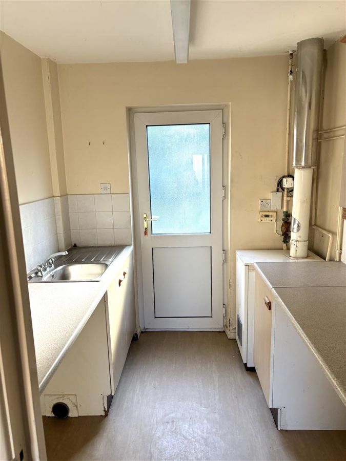 4 Shackleton Crescent