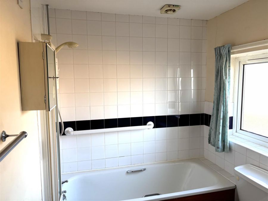 4 Shackleton Crescent