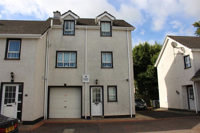 6 Roe Park Court