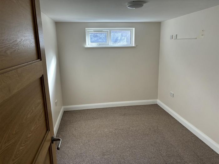 13B Linenhall Street