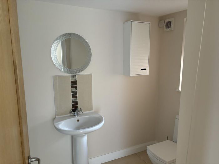 13B Linenhall Street