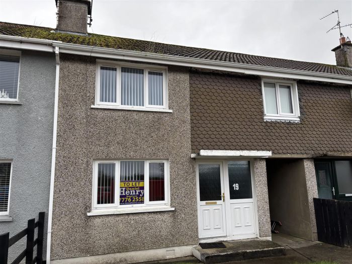 19 Slievebuoy Park,claudy, londonderry, BT47 4BE