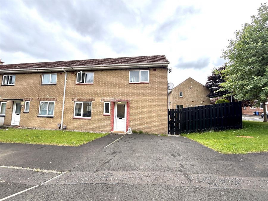 33 Shackleton Crescent