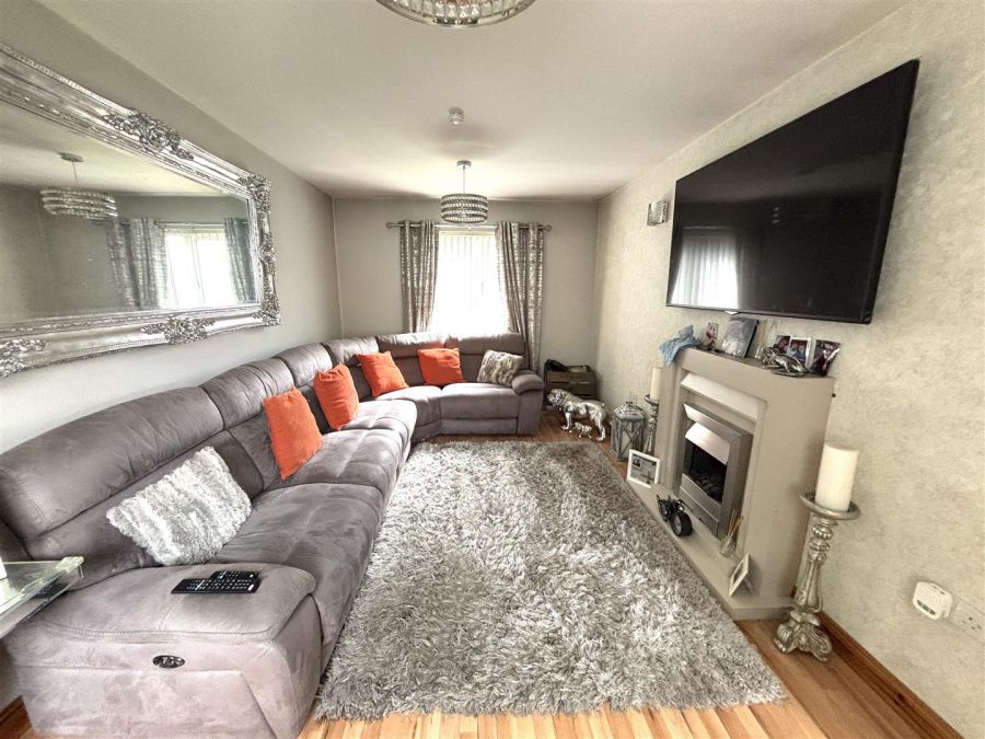 33 Shackleton Crescent