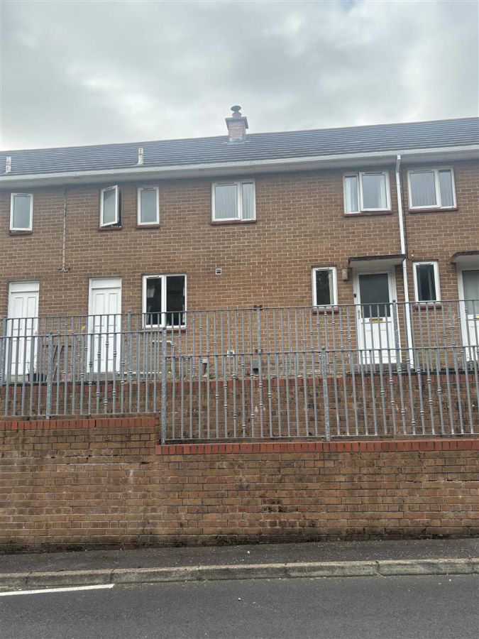 8 Forest Drive
