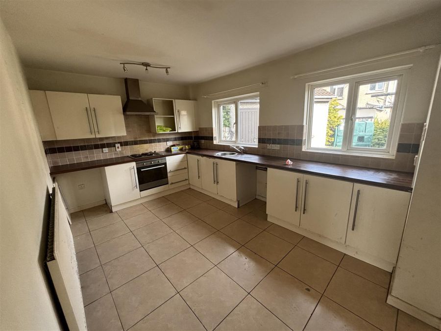 32 Roeview Park