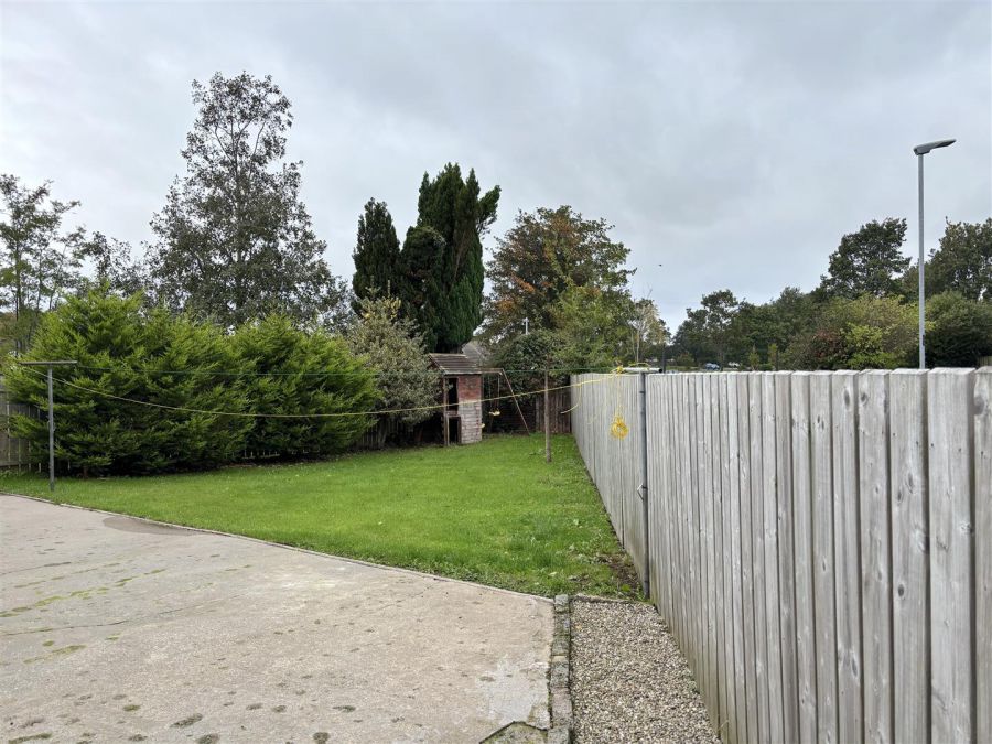 62 Whitehill Park