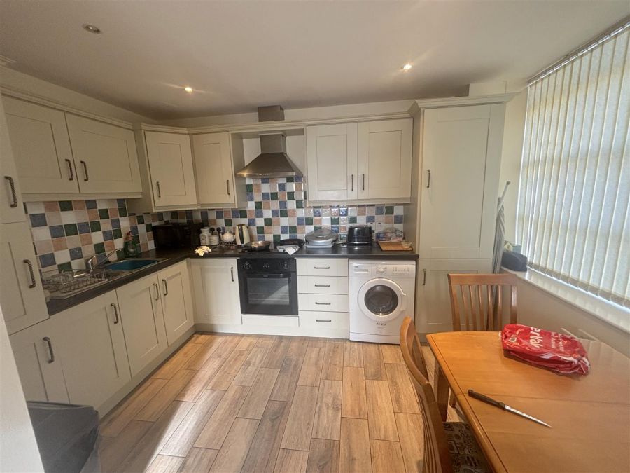 6 Glasvey Old School