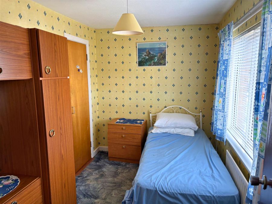 11 Scroggy Park