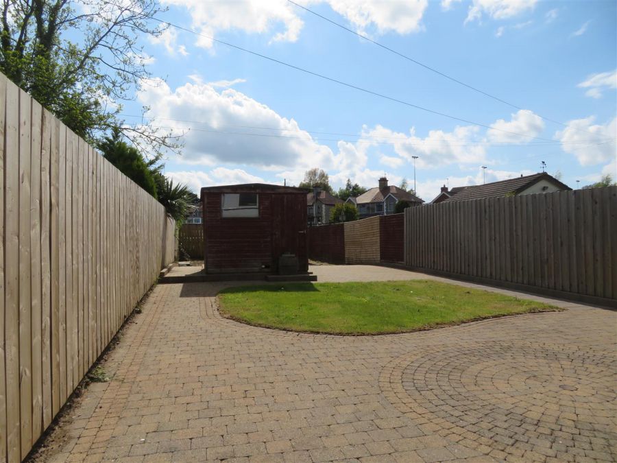 8 Banbridge Road