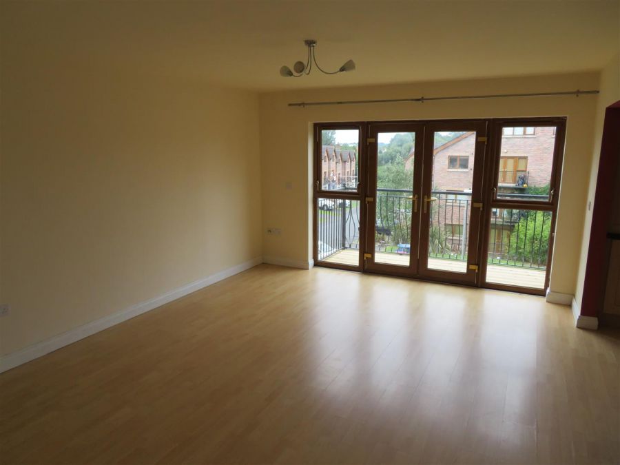 56 Silverwood Green