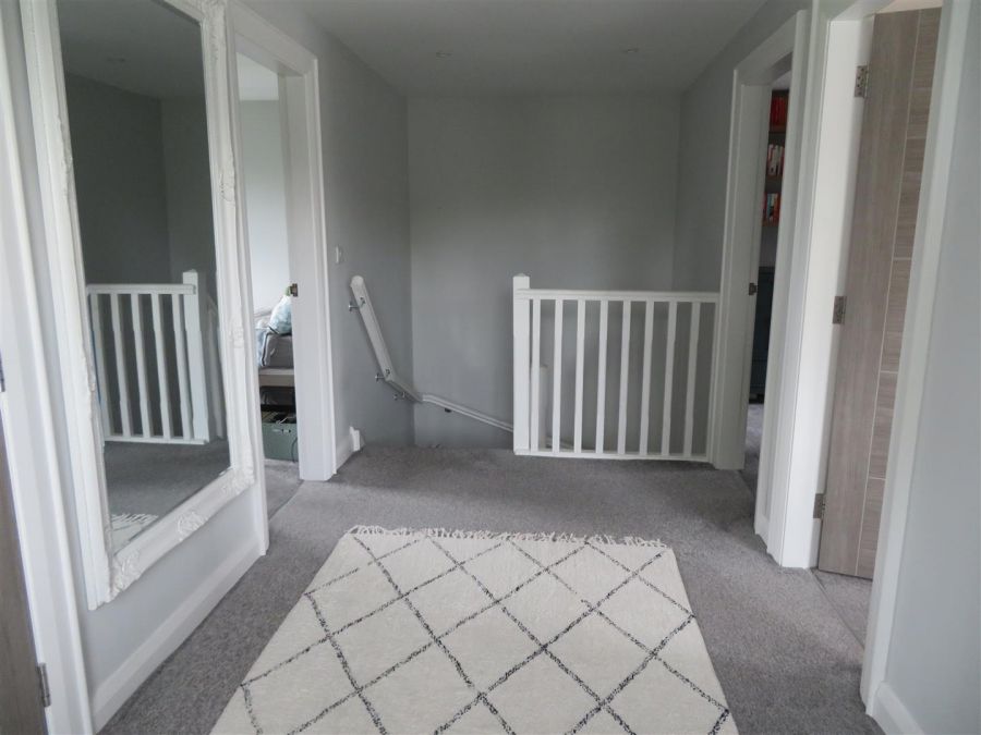 8 Ferryview Close