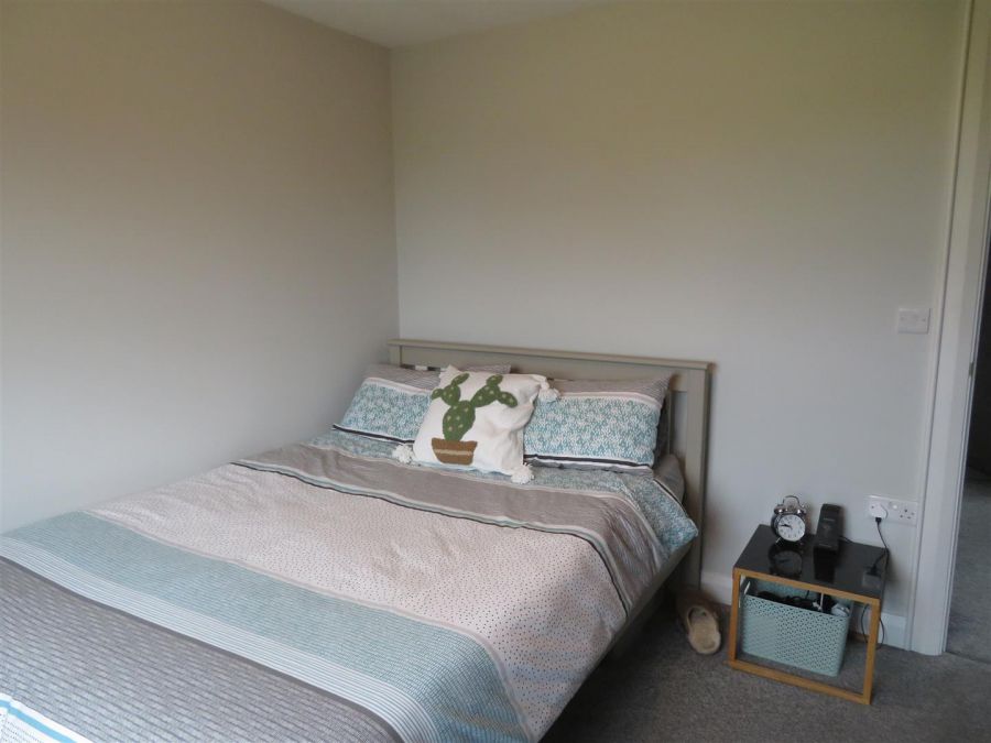 8 Ferryview Close