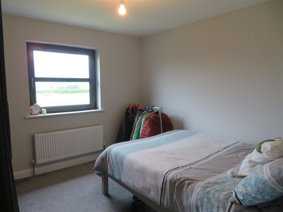 8 Ferryview Close