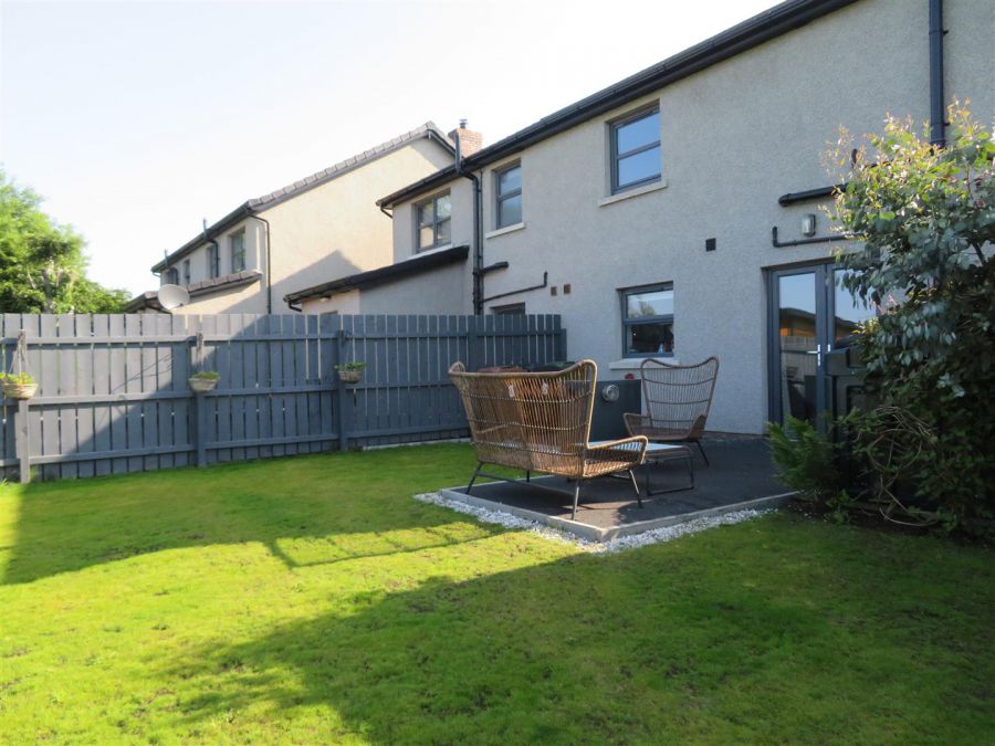 8 Ferryview Close
