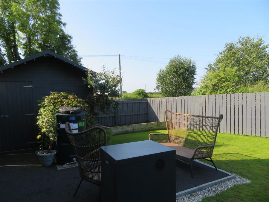 8 Ferryview Close
