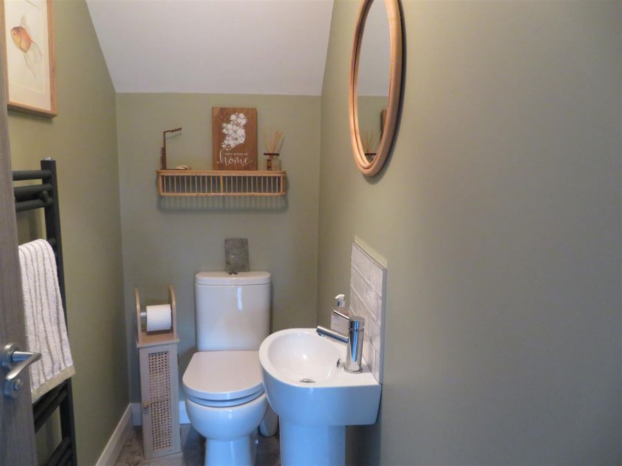 8 Ferryview Close