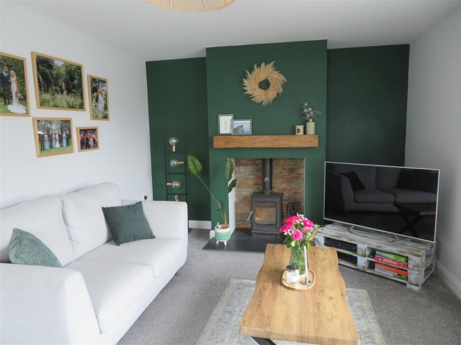 8 Ferryview Close