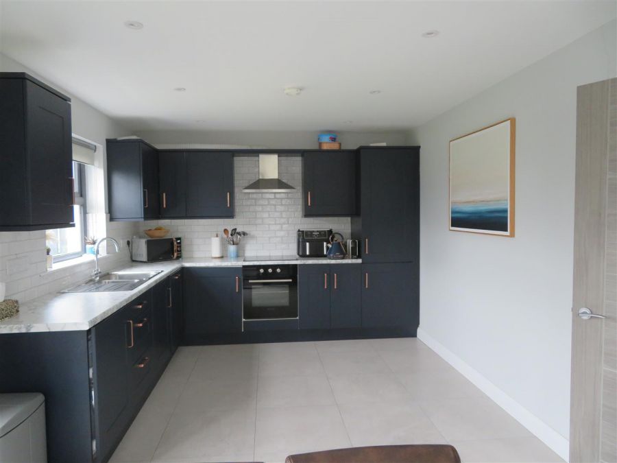 8 Ferryview Close